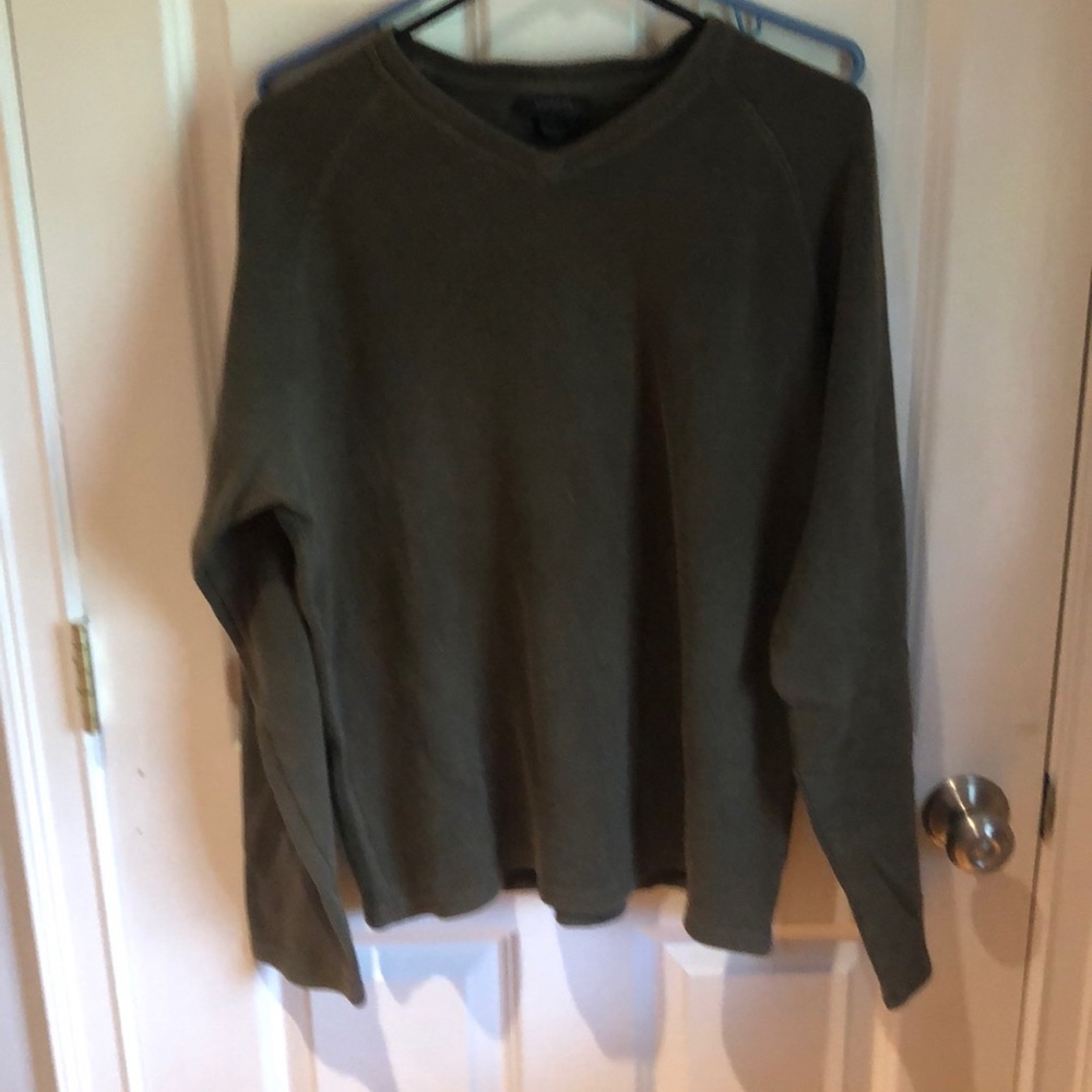 Green v neck sweater/shirt